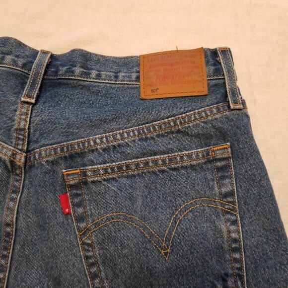 Levi's 501 High Waisted Jean Denim Shorts W31 Medium Wash Blude Faded Distressed - Picture 4 of 13